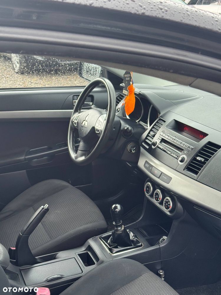 Mitsubishi Lancer - 7