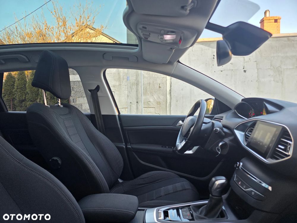 Peugeot 308 BlueHDi 150 EAT6 Stop & Start Niveau 2 Business-Line - 17