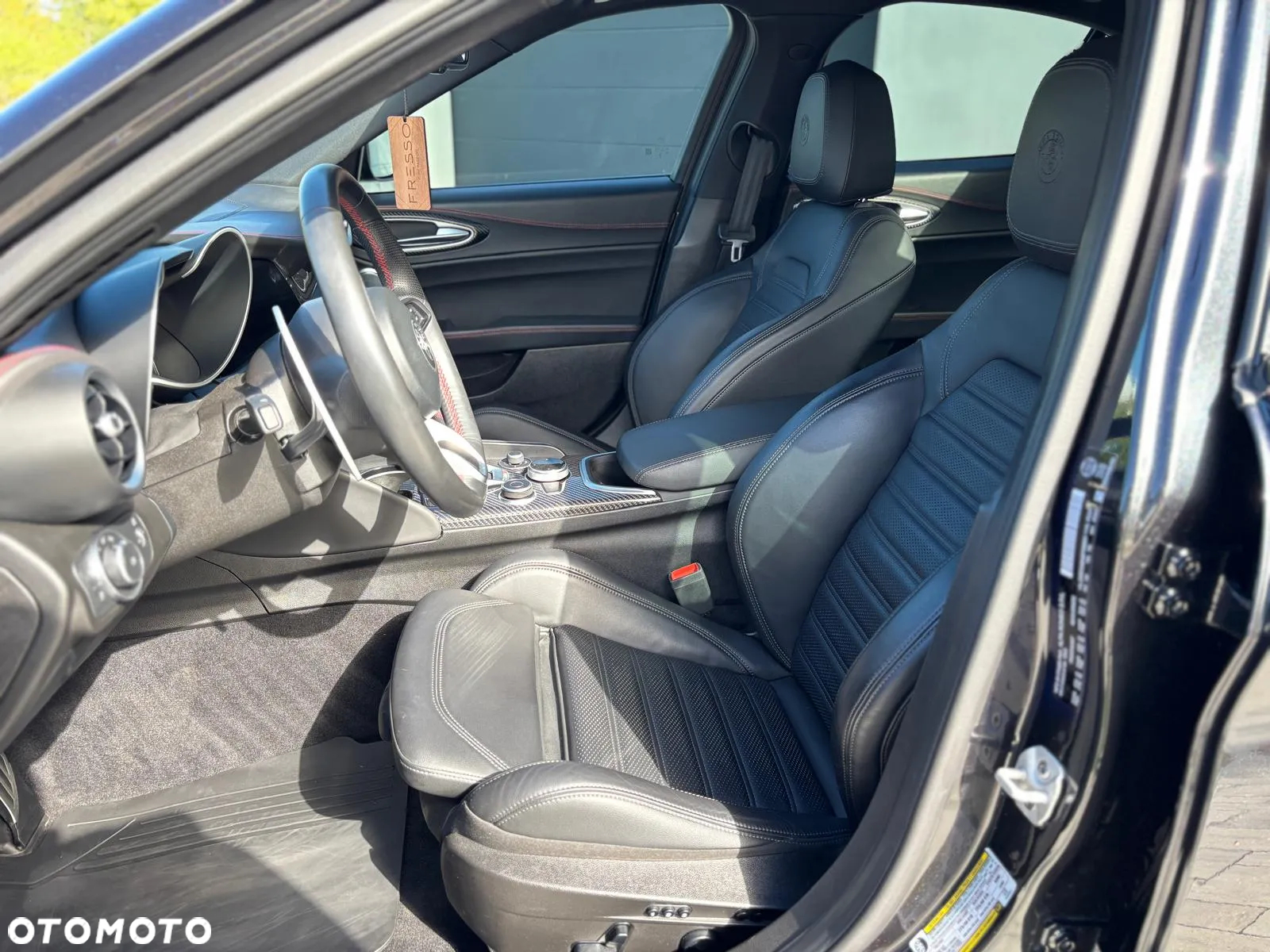 Alfa Romeo Giulia 2.0 Turbo 16V AT8-Q4 Estrema - 6