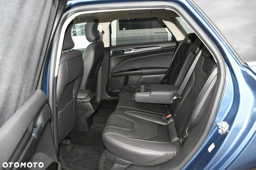 Ford Mondeo - 35