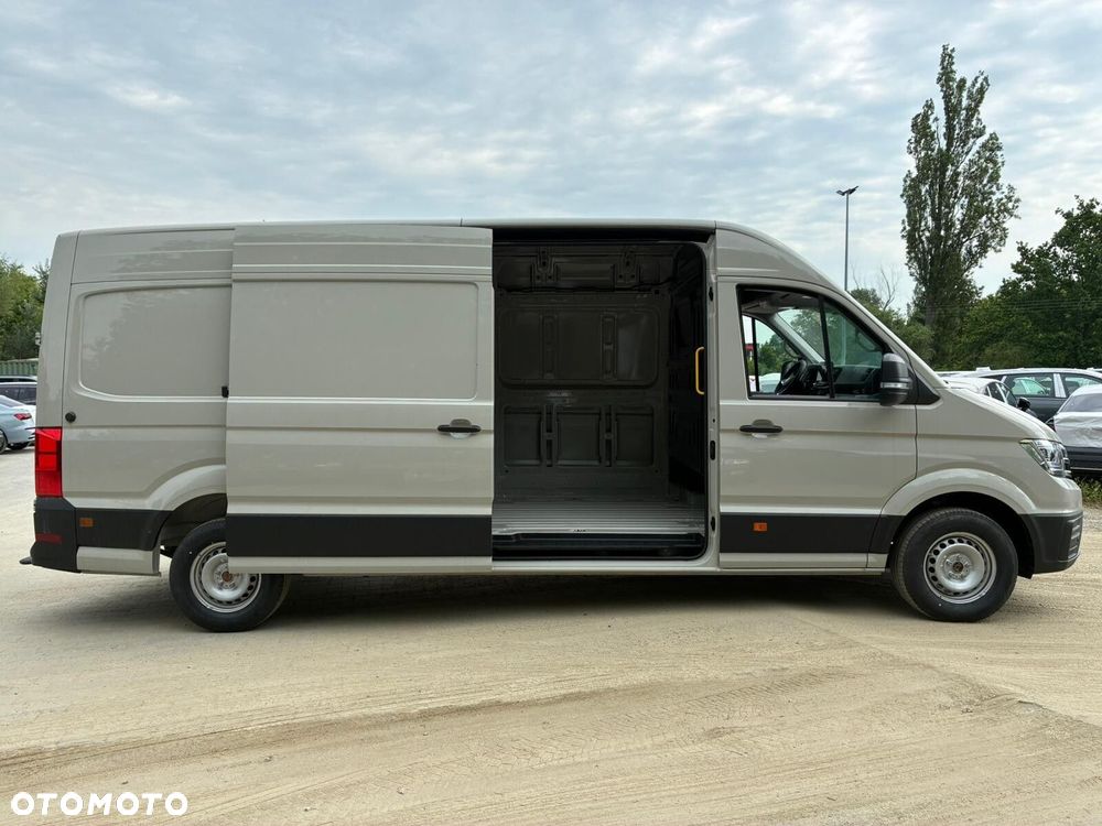 Volkswagen Crafter 35 Furgon z wysokim dachem 2,0 177 KM /Automatyczna r. o. 4490 mm - 10