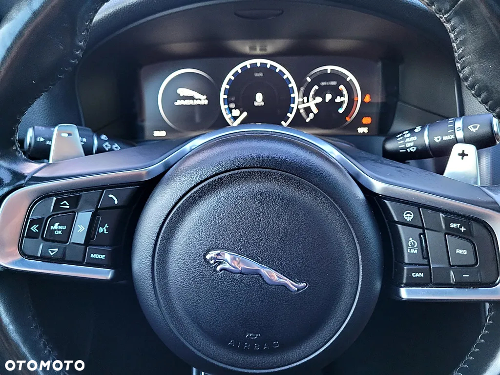 Jaguar XF 2.0 i4D R-Sport - 24