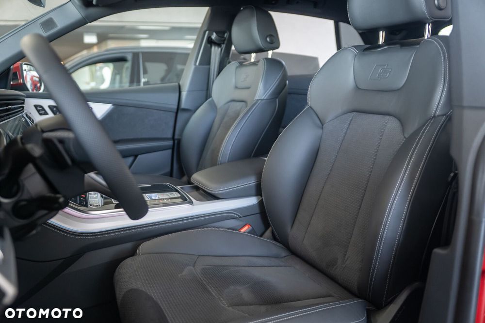 Audi Q8 - 11