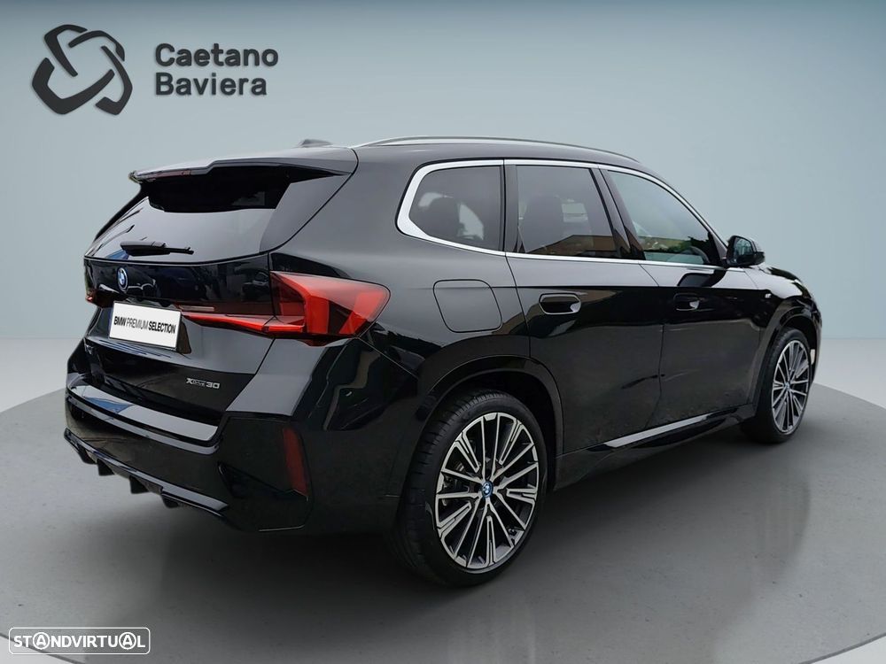 BMW iX1 xDrive30 Pack Desportivo M - 8