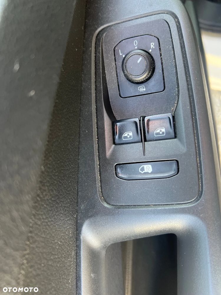 Volkswagen Caddy 2,0 Tdi 102 KM klima tempomat - 16