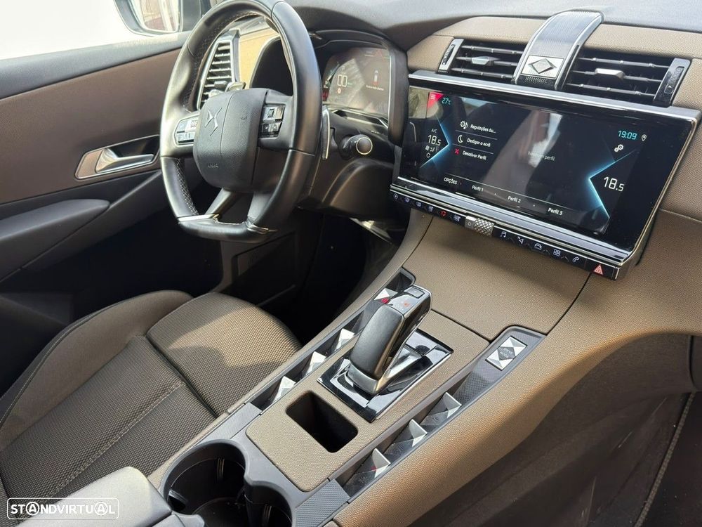 DS 7 Crossback E-Tense Bastille+ EAT8 — fotografia 28