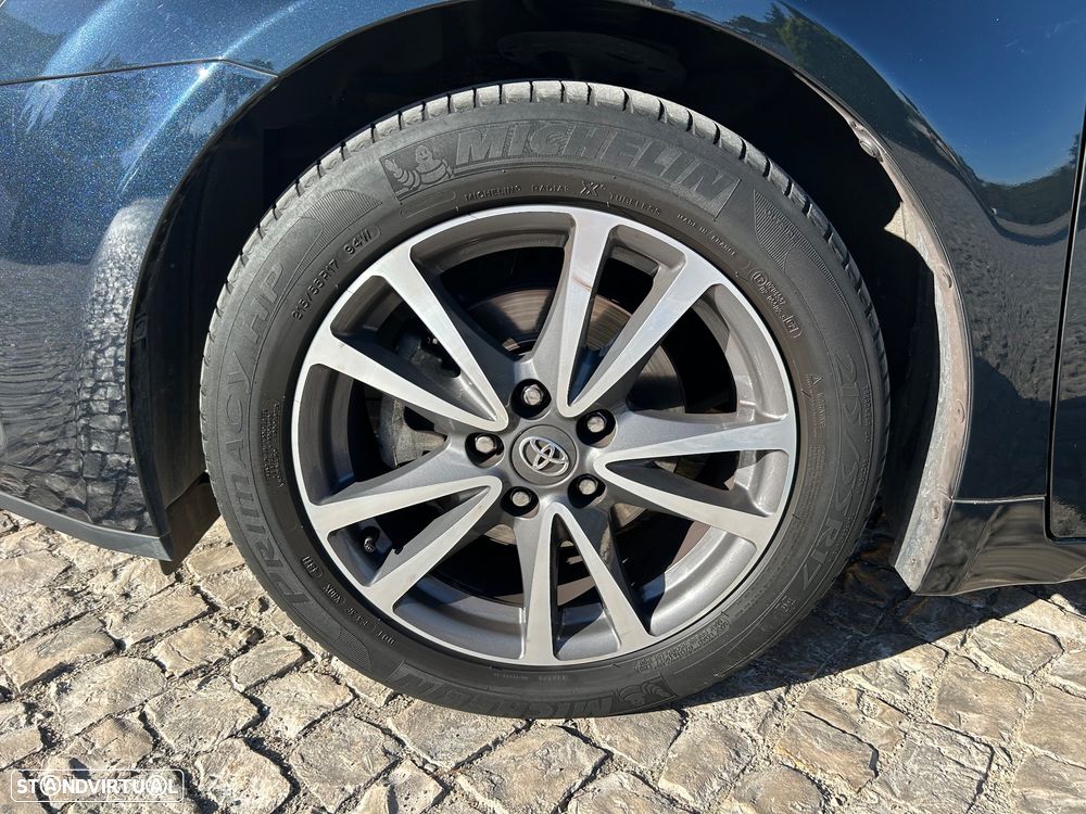 Toyota Avensis SW 2.0 D-4D Luxury - 19