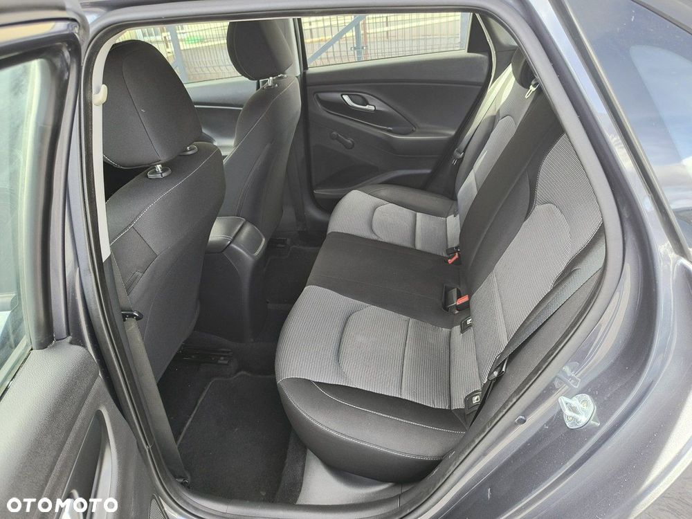 Hyundai i30 1.4 Comfort - 12