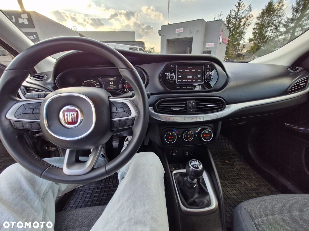 Fiat Tipo 1.6 MultiJet 16v Lounge - 16