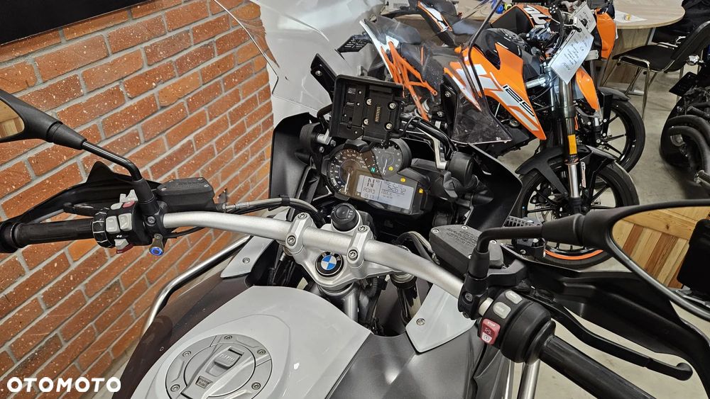 BMW R - 9