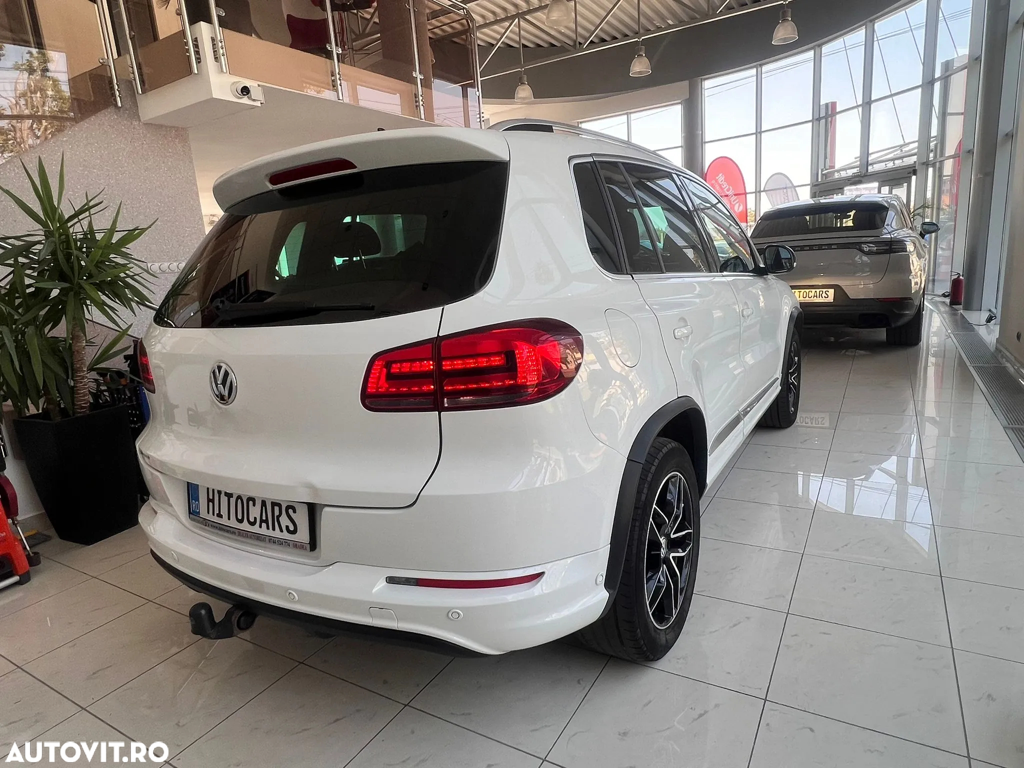 Volkswagen Tiguan - 6