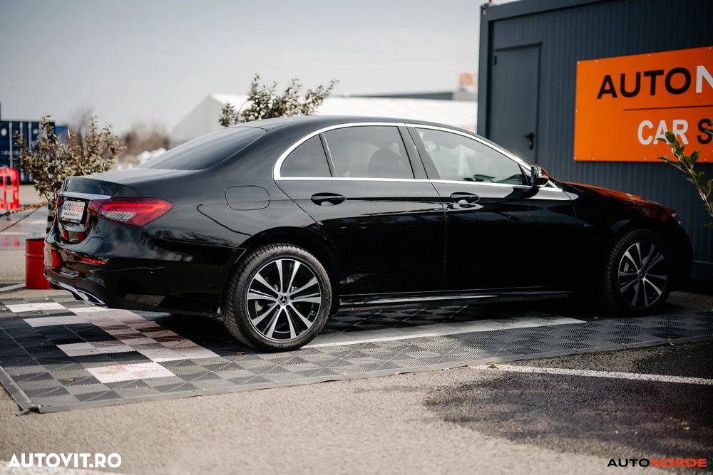 Mercedes-Benz E 300 de 9G-TRONIC AMG Line - 15