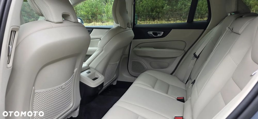 Volvo V60 Cross Country B4 D AWD - 19