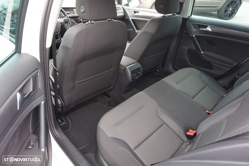 VW e-Golf AC/DC - 19