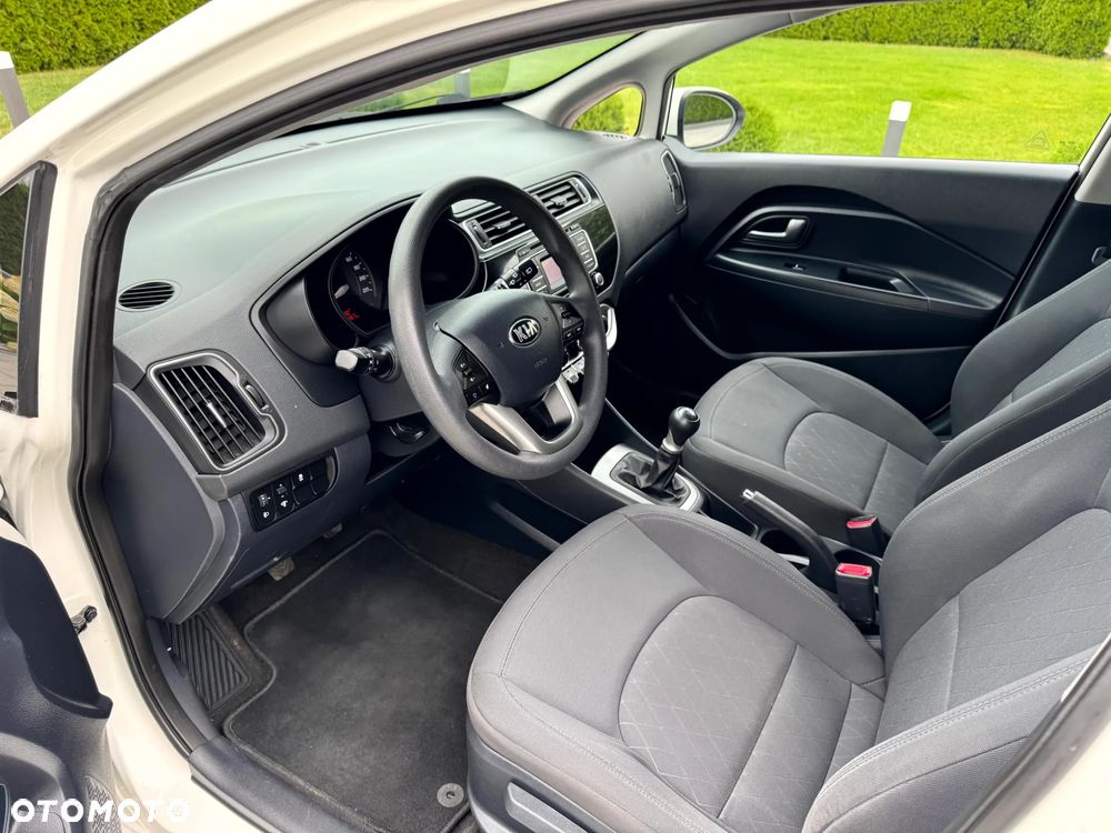Kia Rio - 9