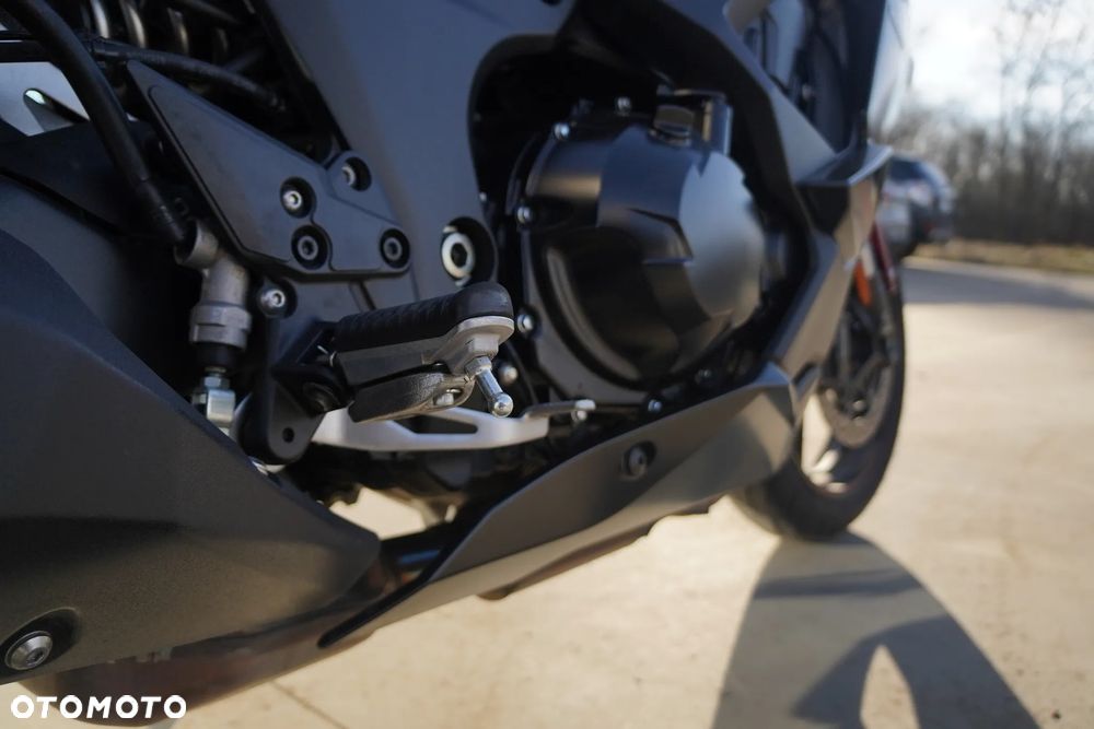 Kawasaki Ninja 1000 SX - 8