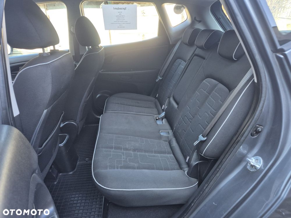 Kia Venga - 8