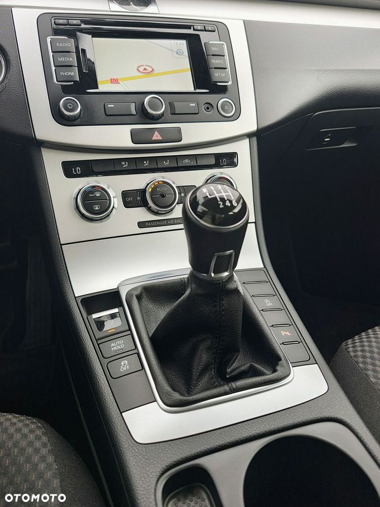 Volkswagen Passat - 40