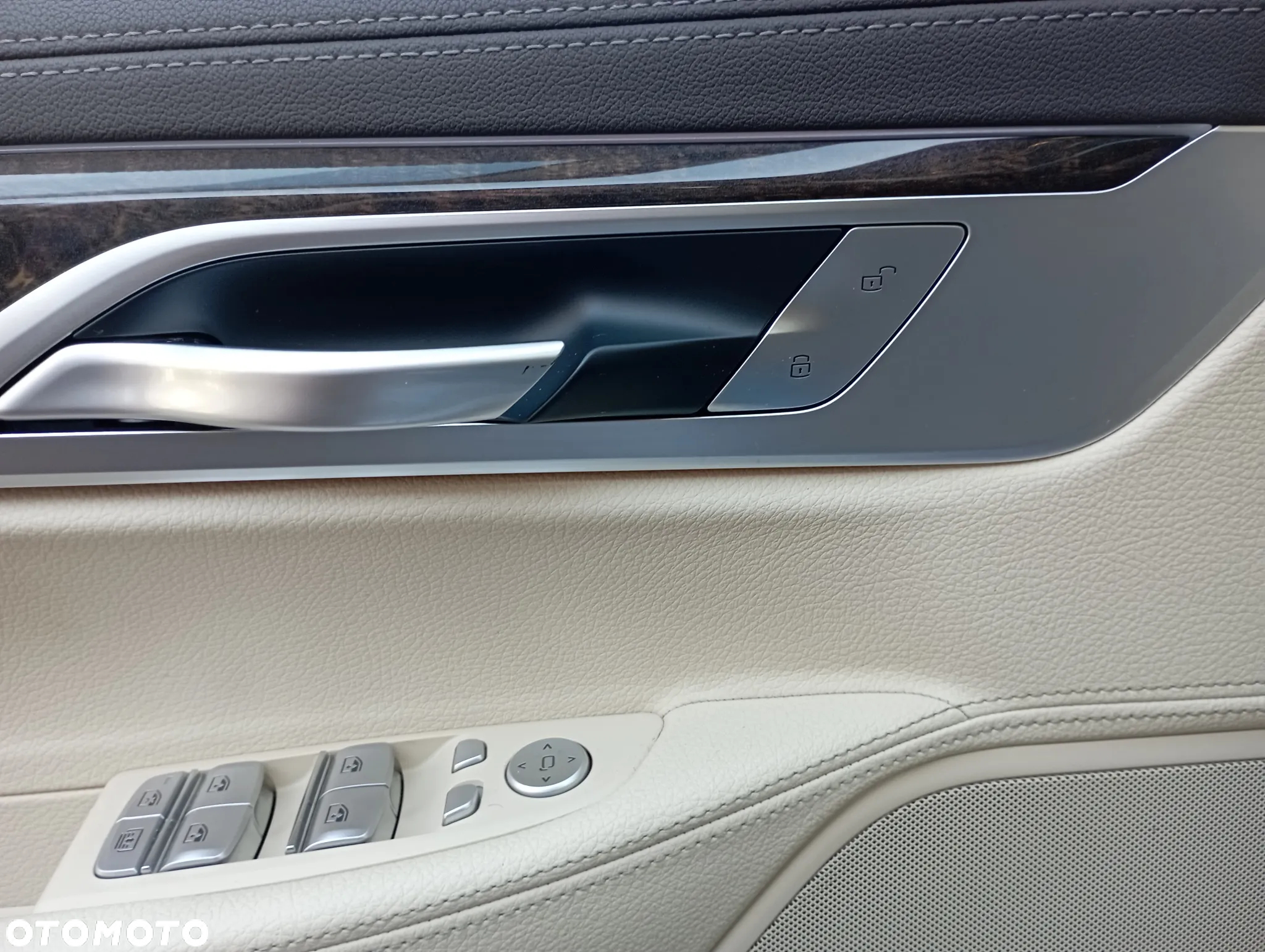 BMW Seria 7 740d xDrive - 39