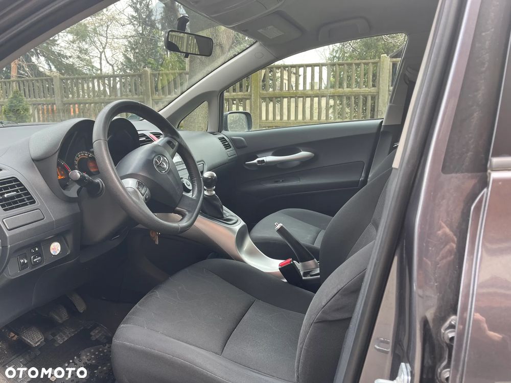 Toyota Auris - 7