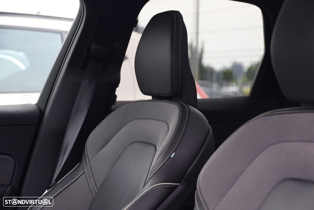 Volvo XC 60 2.0 T6 PHEV Black Edition AWD - 7