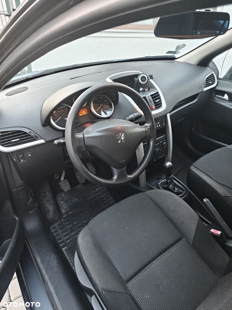 Peugeot 207 - 6