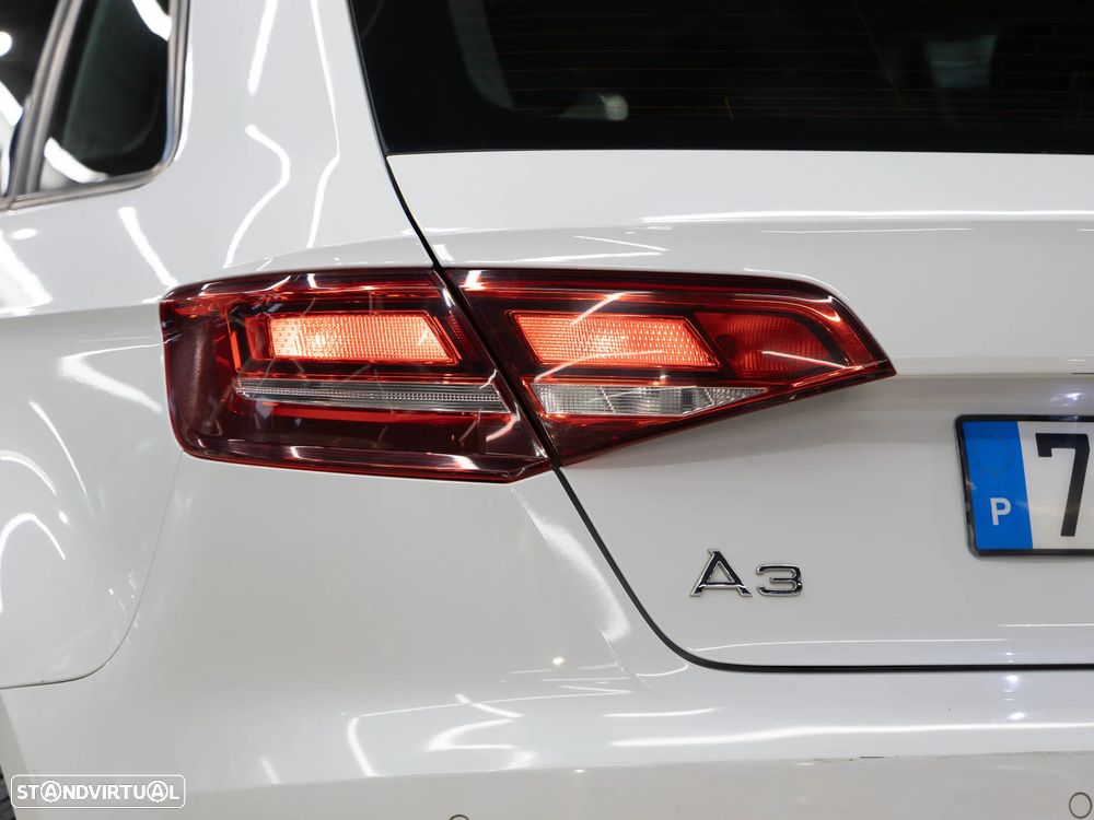 Audi A3 Sportback 1.6 TDI Design - 17