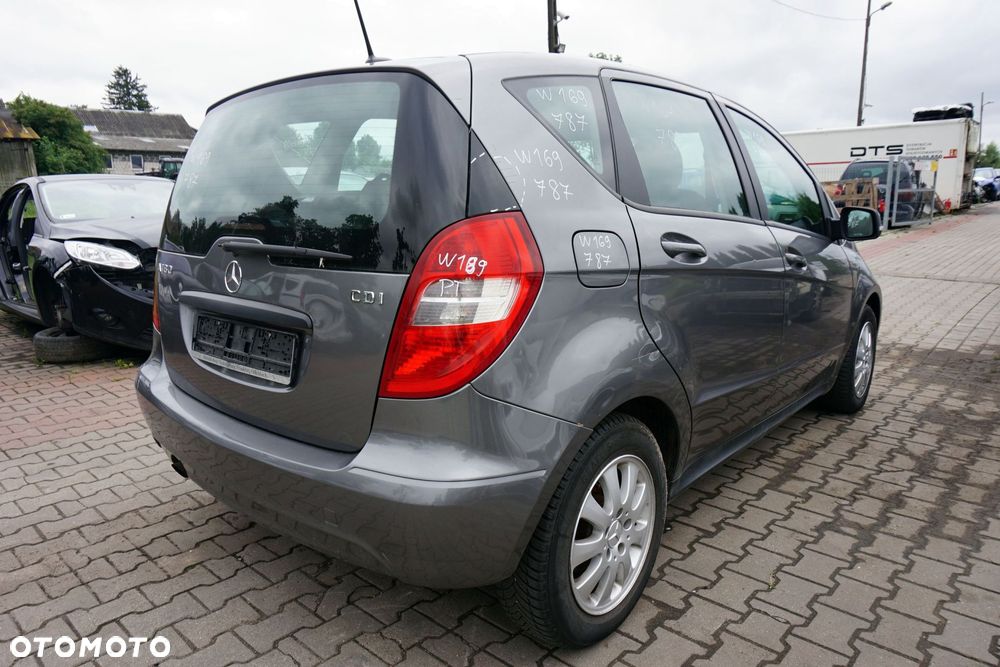 MERCEDES A-KLASA W169 LIFT 5D HB 2011 787 2.0 CDI OM640940 109KM 711640 SREBRNY na części - 5