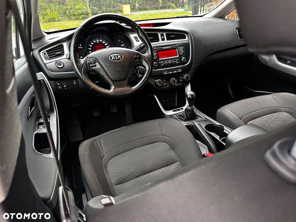 Kia Ceed 1.4 CVVT Dream Team Edition - 22