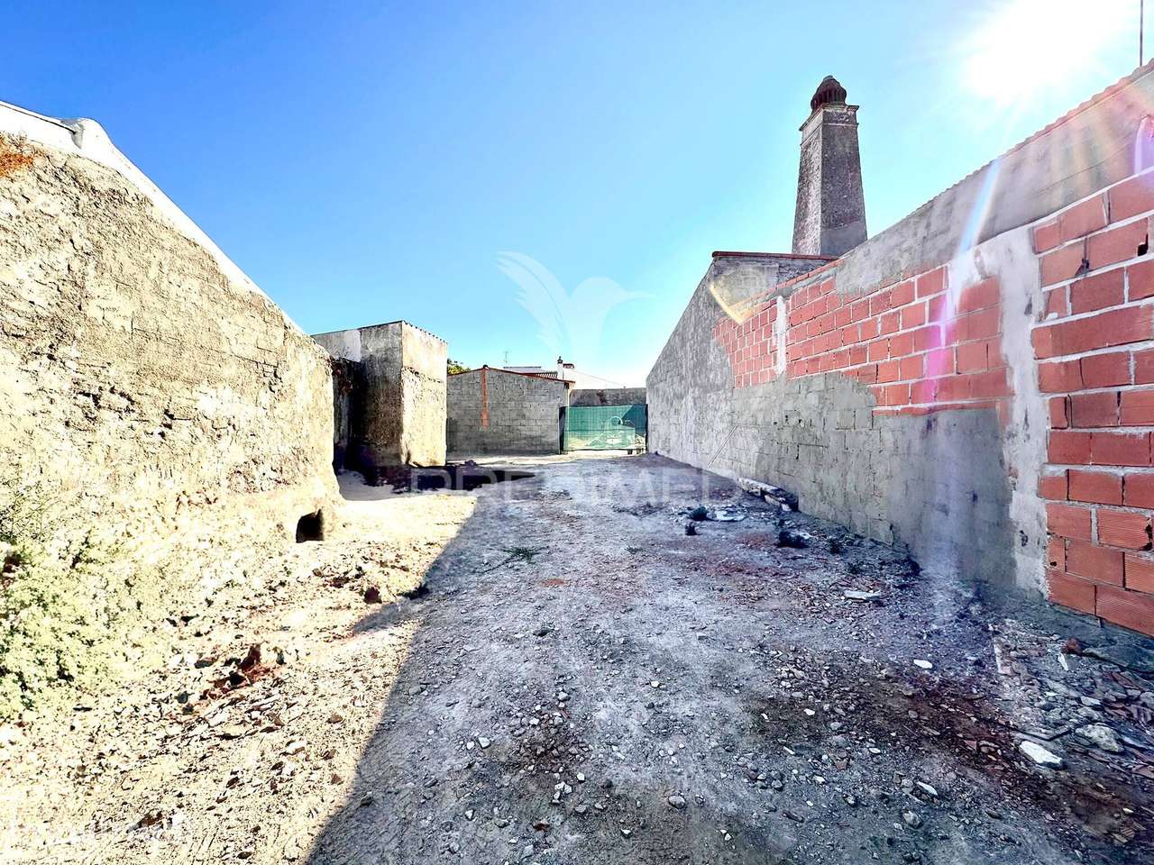 TERRENO URBANO COM PROJETO EM CANO (SOUSEL) – 220 m² - Grande imagem: 2/8