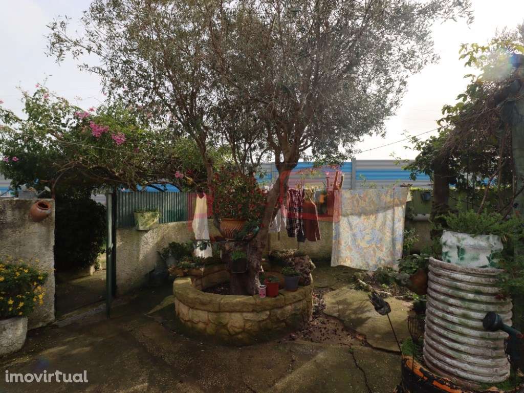 TERRENO COM CASAS - SARILHOS GRANDES - Grande imagem: 5/60