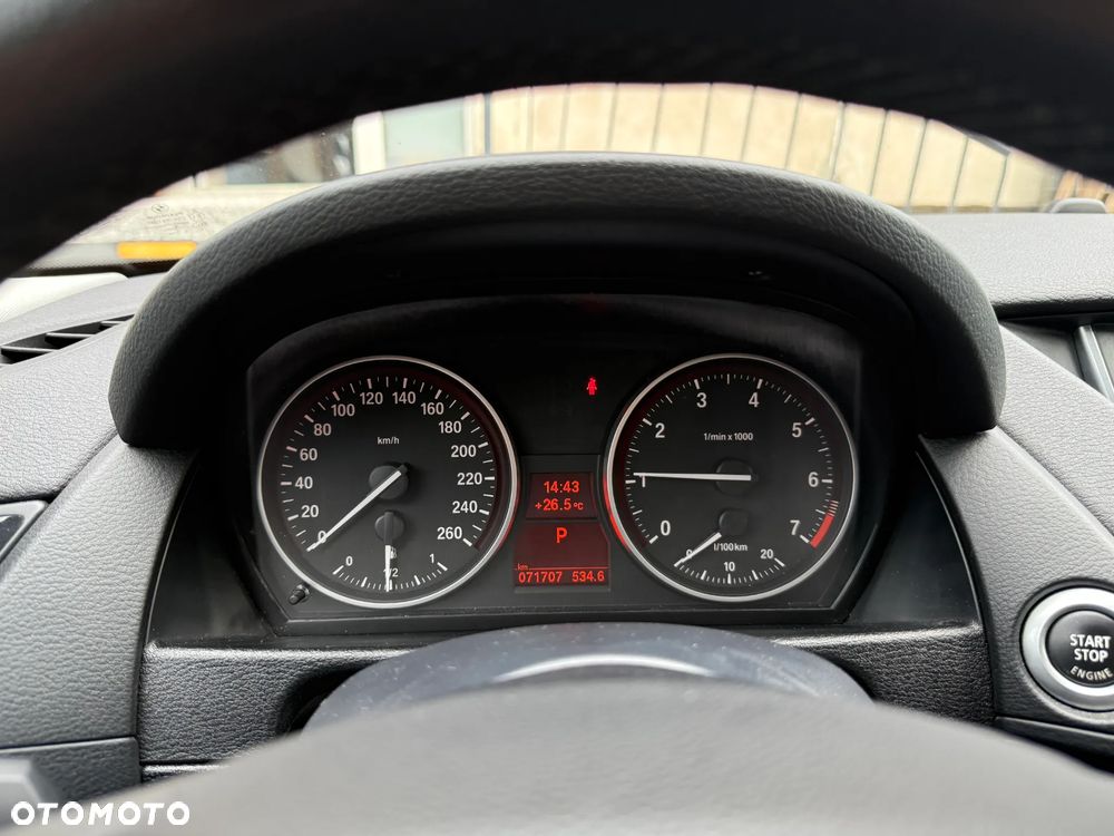 BMW X1 xDrive20i - 16