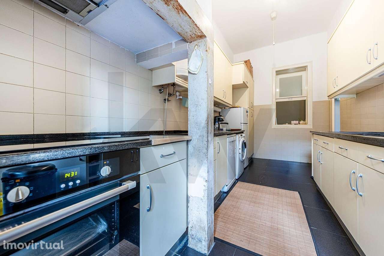 Apartamento em Edifício de traça antiga, com logradouro de 30m2 - Grande imagem: 5/24