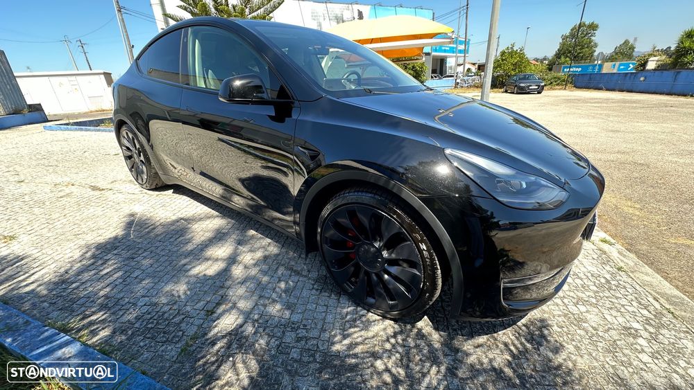Tesla Model Y Performance Dual Motor AWD - 4