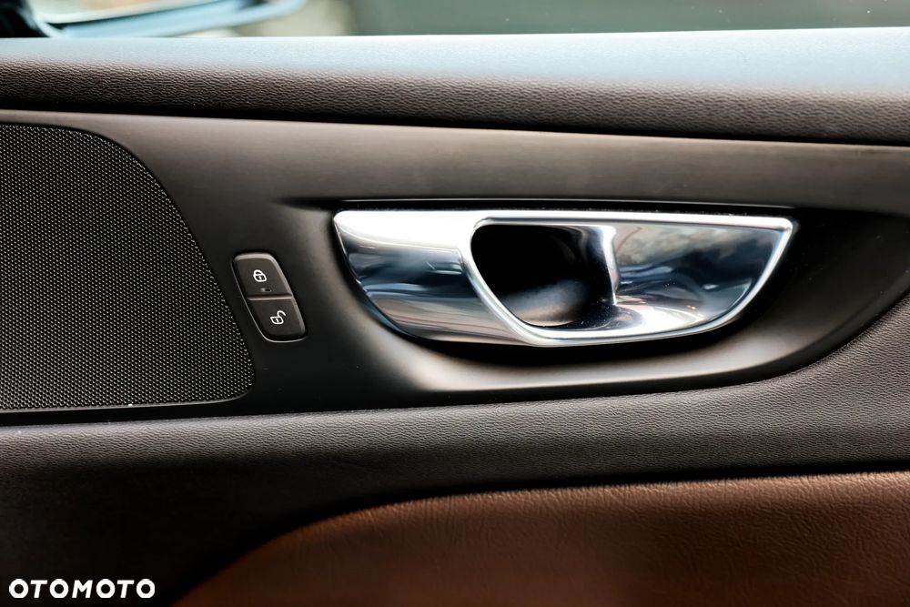 Volvo V60 D4 Momentum Pro - 18