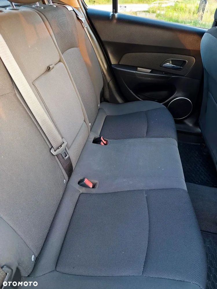 Chevrolet Cruze 1.6 LS - 8