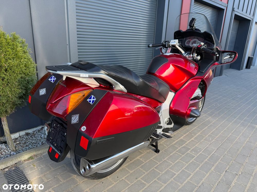Honda ST - 8