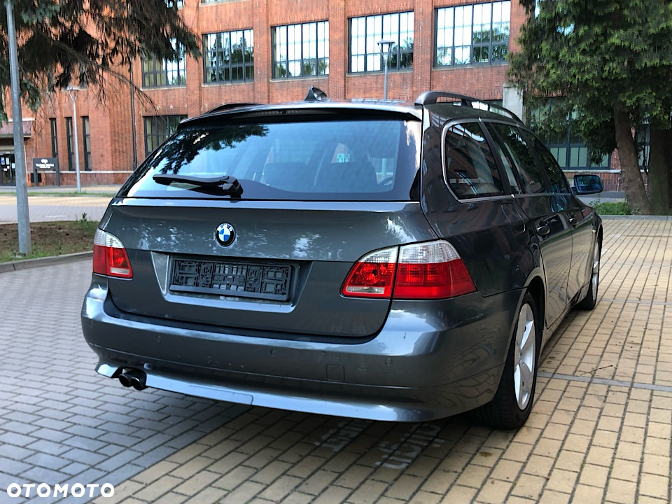 BMW Seria 5 525xi - 15