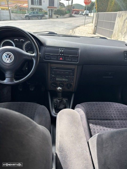 VW Bora 1.9 TDi Highline - 10