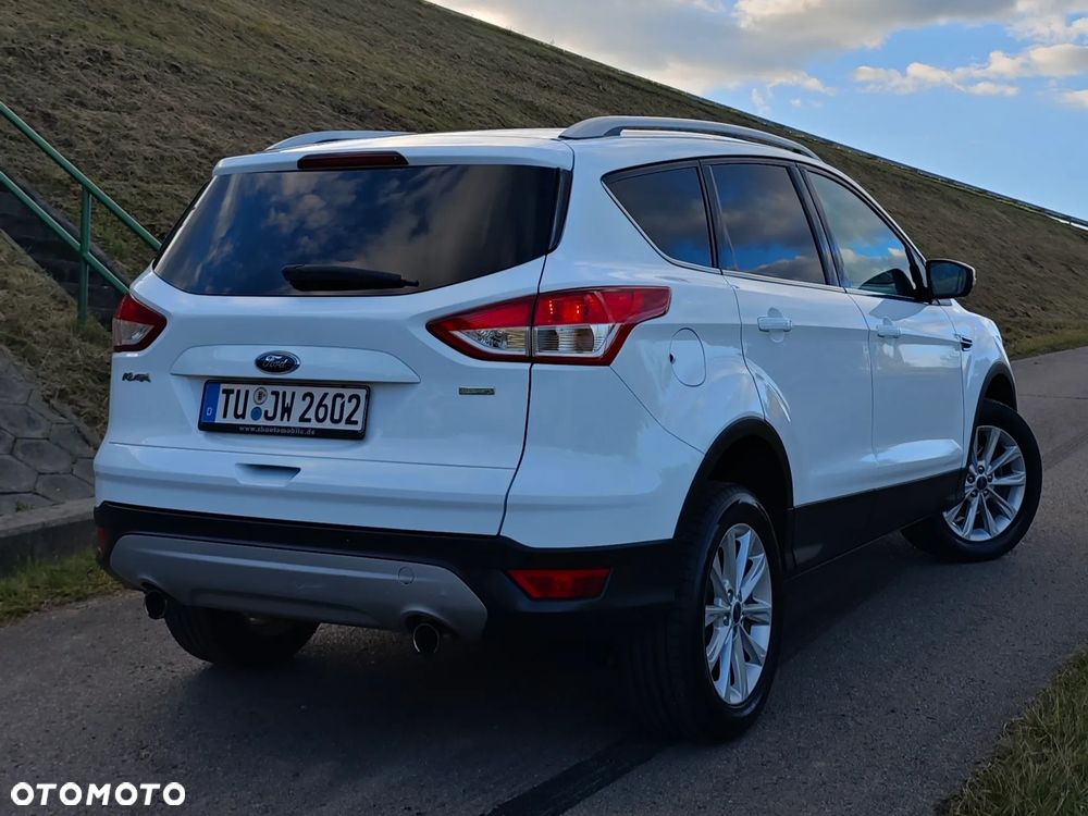 Ford Kuga 1.5 EcoBoost 2x4 Titanium - 4