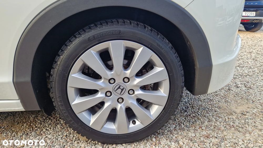 Honda Civic 1.8 i-VTEC Comfort Black Edition - 27