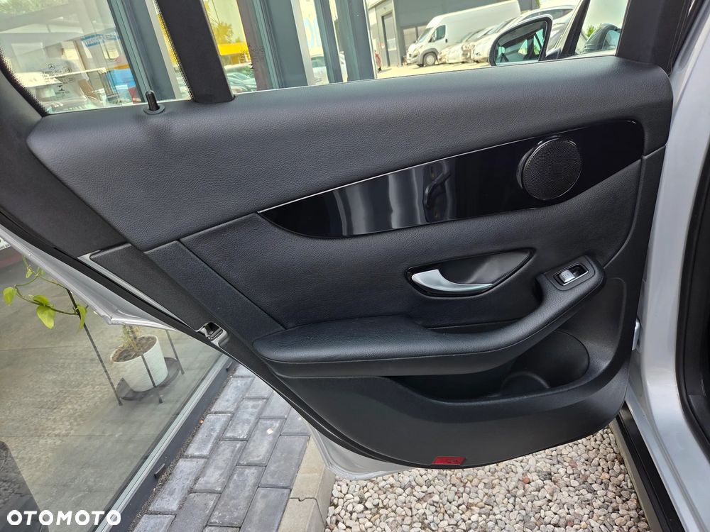 Mercedes-Benz GLC 250 4Matic 9G-TRONIC - 36