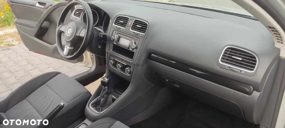 Volkswagen Golf 1.6 Comfortline - 11