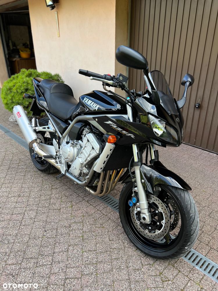 Yamaha FZS - 17