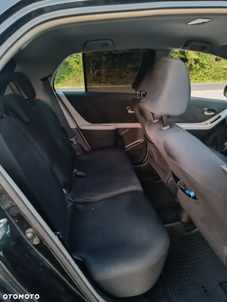 Toyota Yaris 1.3 Sol - 13