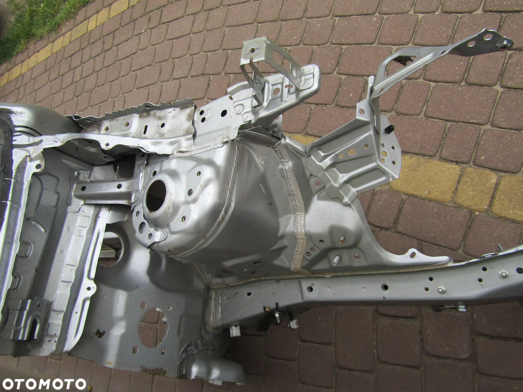 PODŁUŻNICA LEWA STRONA TOYOTA  YARIS CROSS 21 25R - 4