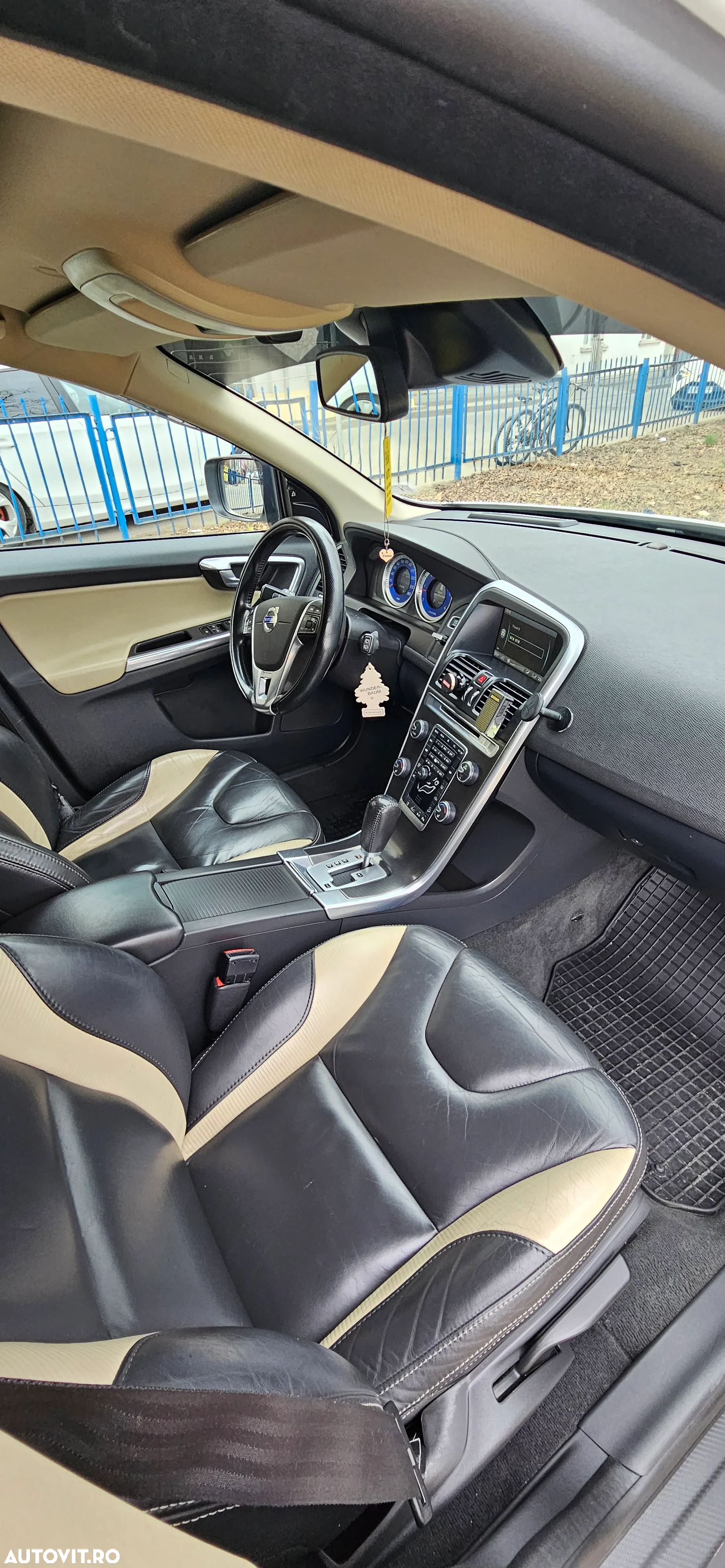 Volvo XC 60 D5 AWD Aut. RDesign - 7