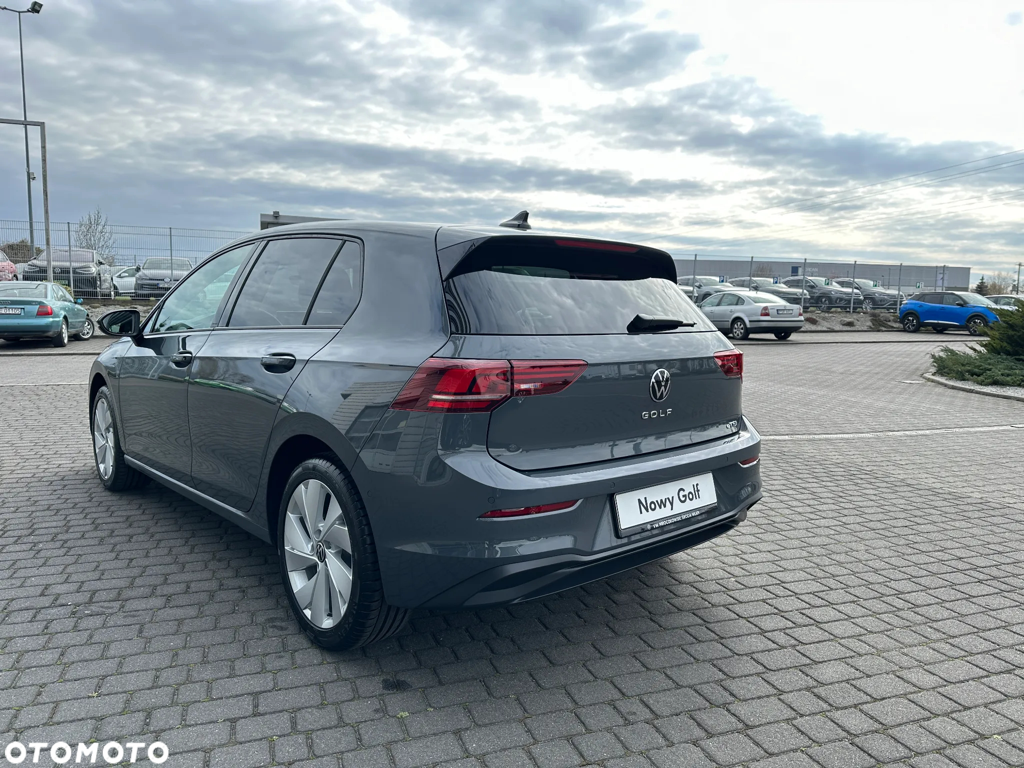 Volkswagen Golf - 11