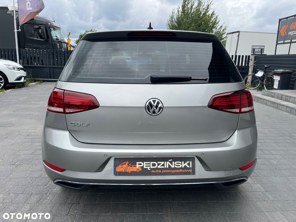 Volkswagen Golf - 5