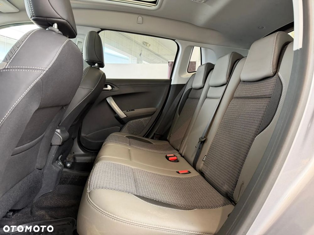 Peugeot 2008 1.2 Pure Tech GPF Allure S&S EAT6 - 12